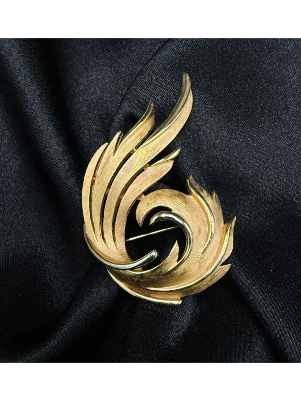 Vintage 1960's Trifari Signed Gold-Tone Swirl Brooch